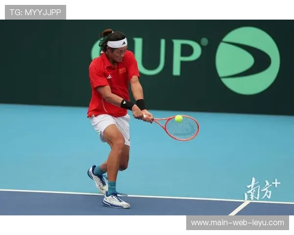 张之臻戴维斯杯独得两分，双打决胜盘关键破发助中国队逆转