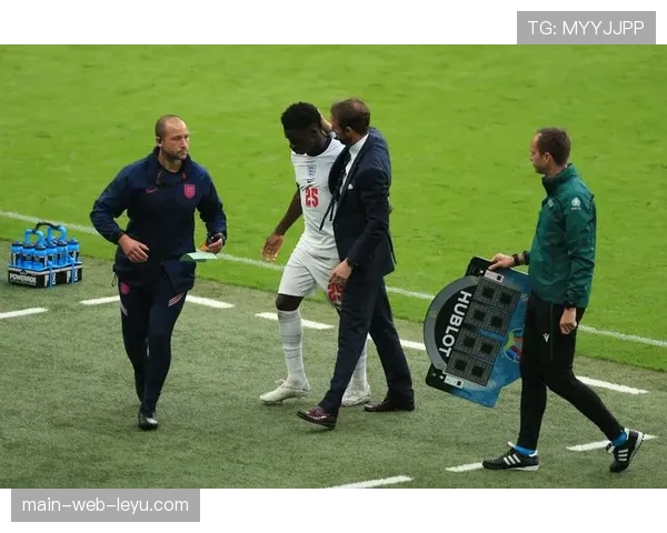 天空体育与TNT体育就下赛季转播权打包竞标，焦点在于增强现实（AR）技术集成